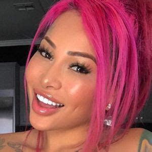 Vídeos pornôs com Brittanya Razavi 